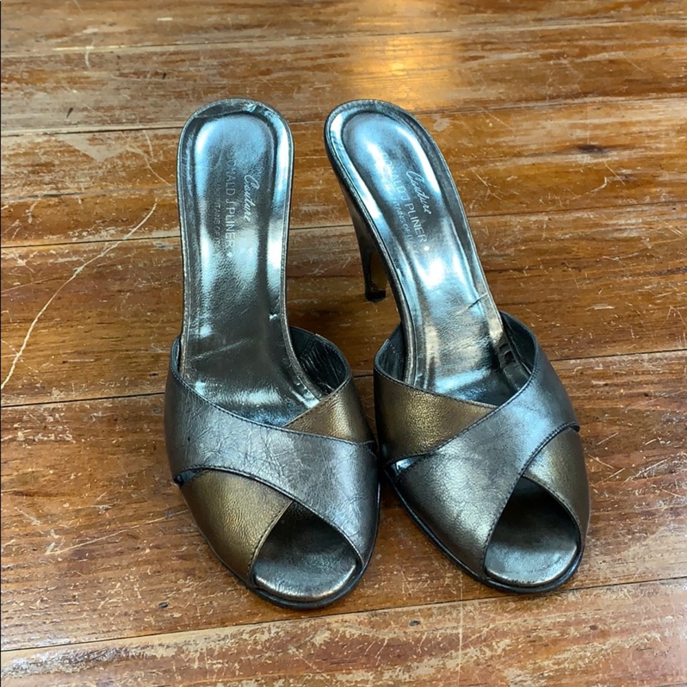Donald J Pliner size 8 Narrow Heels